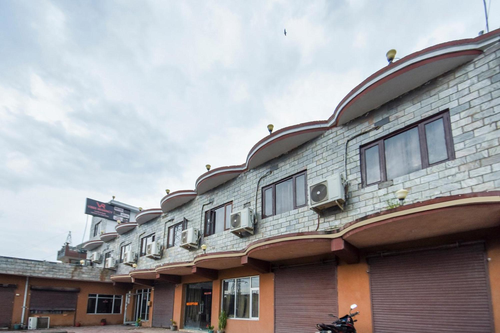 Oyo Flagship Vibes Hotel Nālāgarh Εξωτερικό φωτογραφία