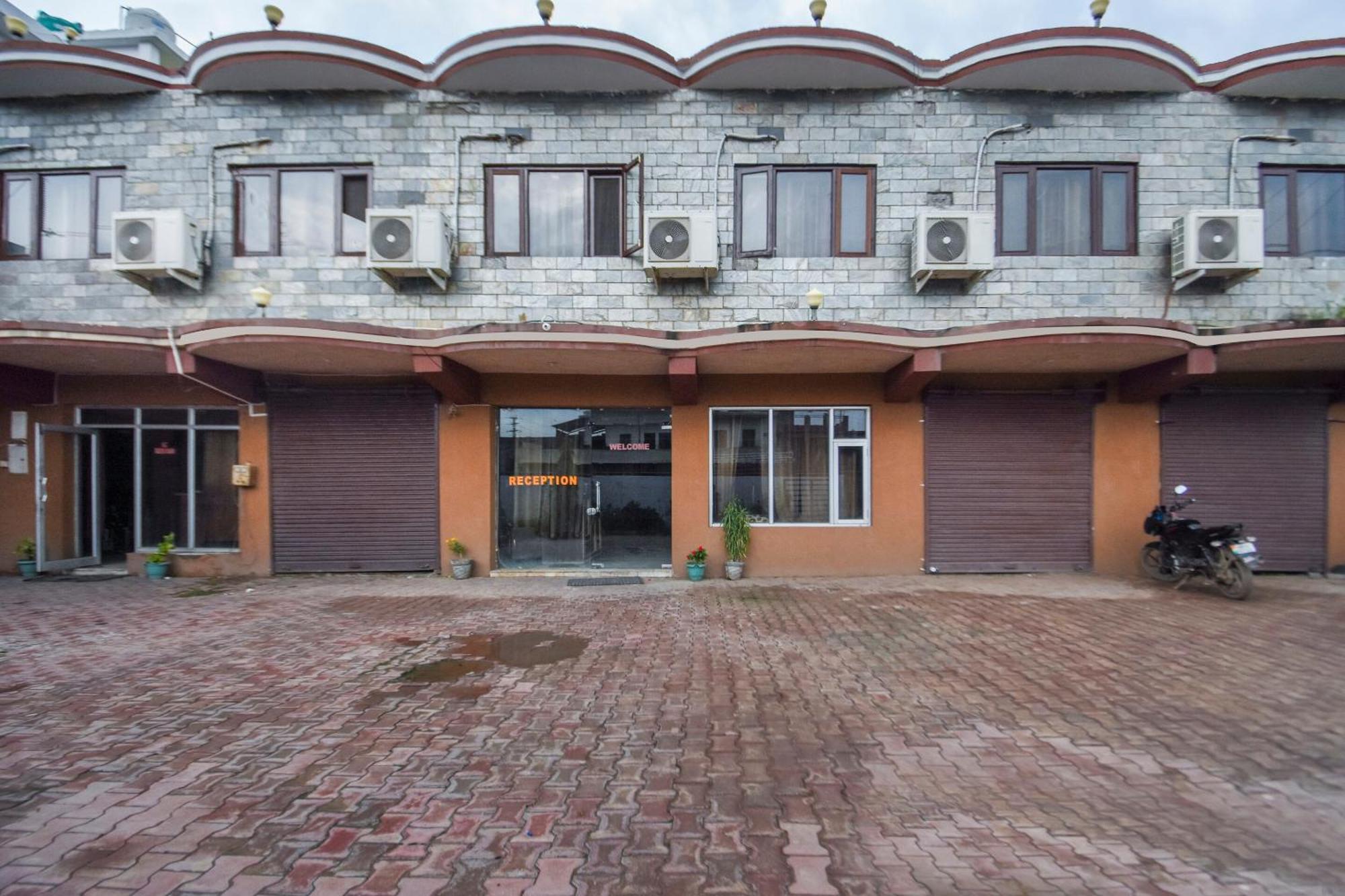 Oyo Flagship Vibes Hotel Nālāgarh Εξωτερικό φωτογραφία